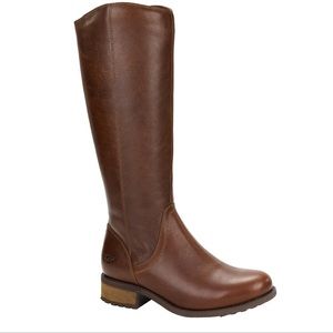 UGG Seldon Boot NEVER WORN BRAND NEW IN BOX